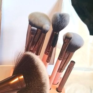 Luxie Rose Gold Brush Set . BRAND NEW.